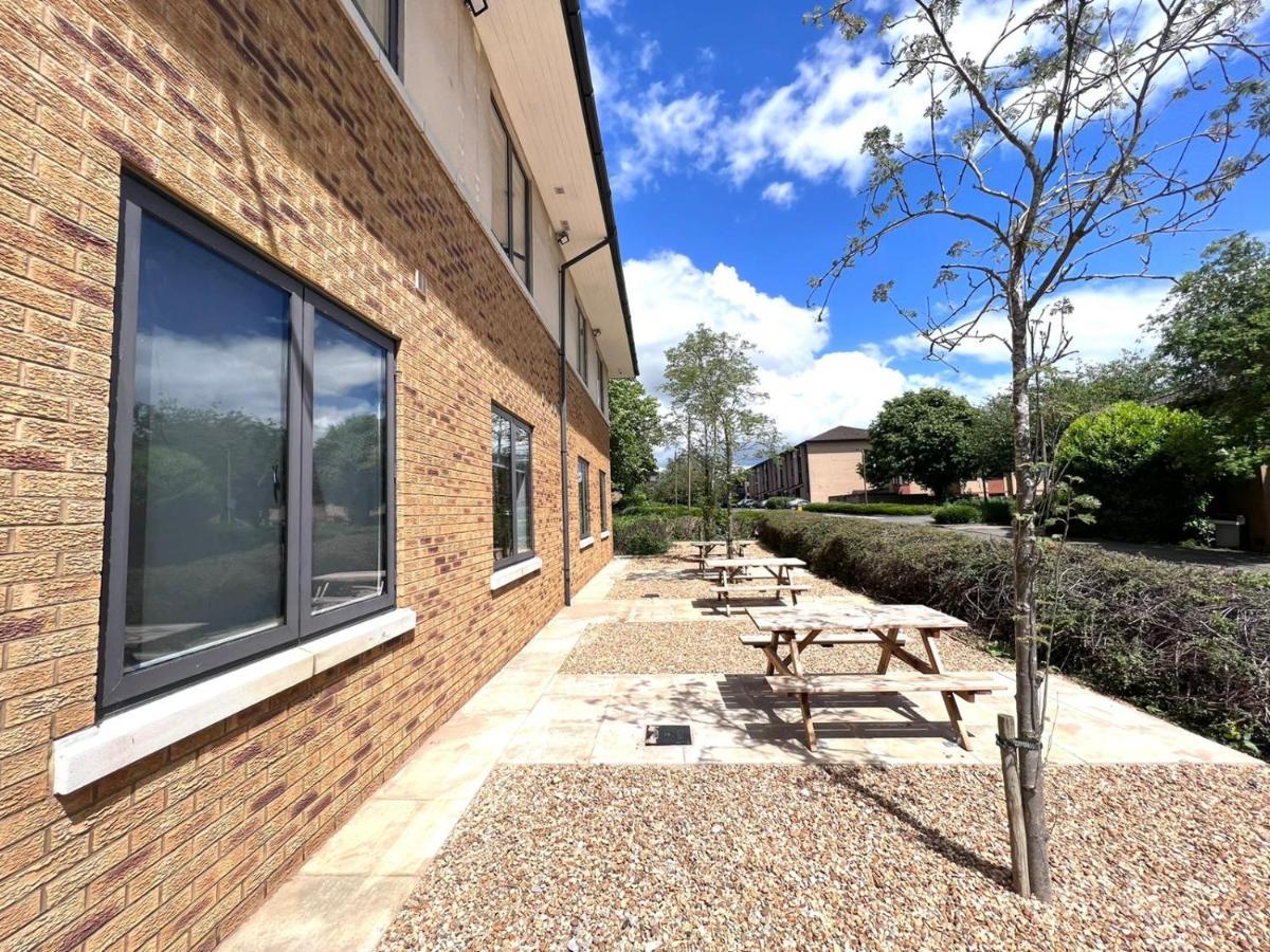 Omega Inn Milton Keynes Buitenkant foto